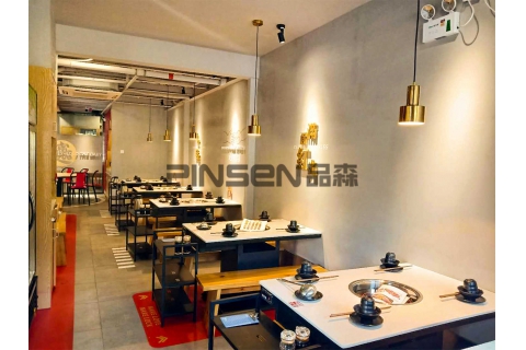 開火鍋店怎么選火鍋?zhàn)辣容^好？火鍋店桌子一般要多少錢？
